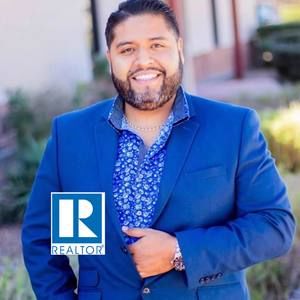 Meet your Posher, Cesar